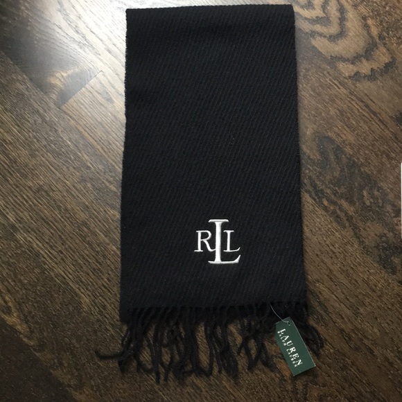 Lauren Ralph Lauren Accessories - NWT Ralph Lauren wool scarf